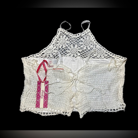 Pinky Crochet crop top - Picture 2 of 3